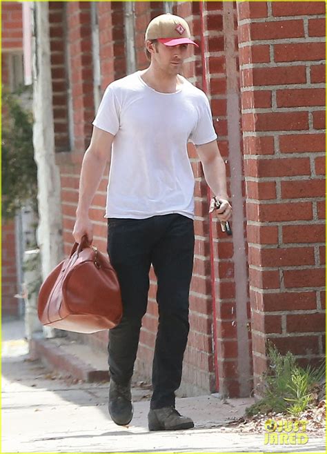 Ryan Gosling Shows Off His Toned Arms After A Gym Session Photo 3366403 Ryan Gosling Photos