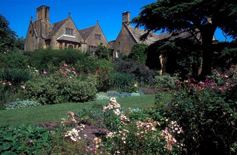 10 Best English Gardens To Visit