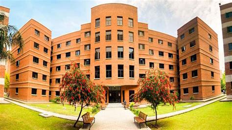 University of finance and management of warsaw. LUMS hosts Annual Career Fair 2019 - Daily Times
