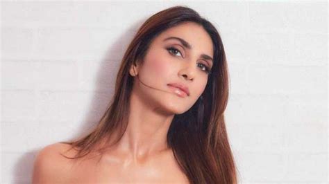 Vaani Kapoor Can T Contain Her Excitement For Shamshera Says