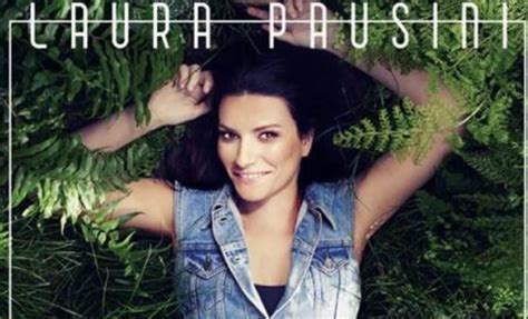 Laura Pausini Nos Enseña Su Lado Derecho Del Corazón Vibra