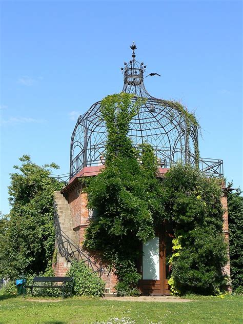 The alter botanischer garten hamburg, sometimes also known as the schaugewächshaus or the tropengewächshäuser, is a botanical garden now con. Botanische Gärten Hamburg & Schleswig Holstein