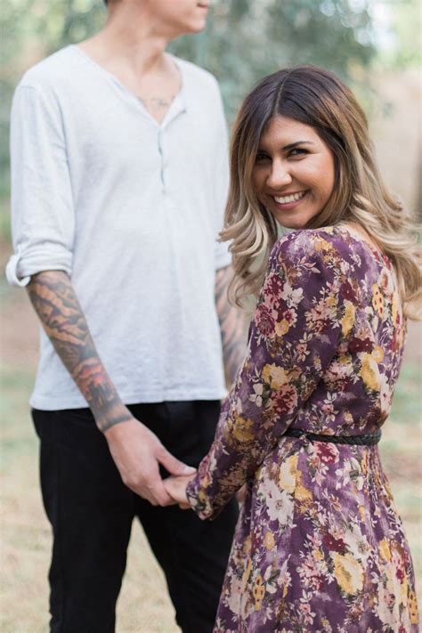 Short And Tall Couple Posing With Height Differences By Jenna Joseph Photography