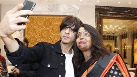 Shah Rukh Khan Ushers In Diwali With Acid Attack Survivors At His