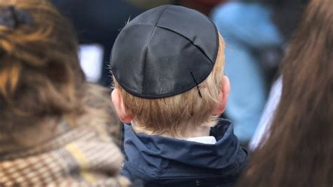 Germanys Jews Urged Not To Wear Kippahs After Attacks Bbc News