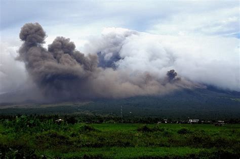 Mayon Volcano At Alert Level 3 Abs Cbn News