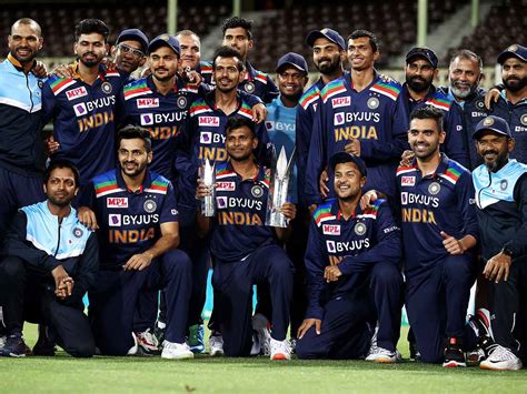 Australia win 3rd T20I, India win series 2-1 | Cricket - Times of India ...
