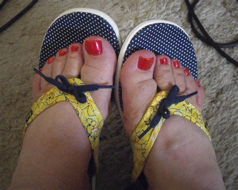 chubby toes my new vaycay flip flops jennifer flickr