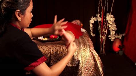 Salon De Massages Ban Thaï Massage Thaïlandais Des Pieds Youtube