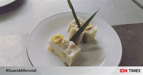 Hi sudah lama gak aktif di channel youtube ini, hehe pasca kelahiran anak aku yang ketiga, aku jadi jarang upload video. Kue Khas Banjar Dan Cara Membuatnya - Rasanya