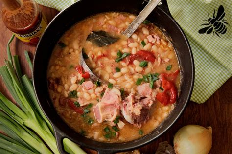 I find that a ham hock usually leaves the beans greasy and it's hard to skim all that fat off. Beans Simmered with Pork: Deeply Flavorful Dishes :: Camellia Brand