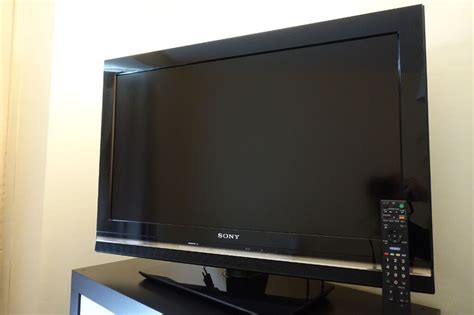 Tv sony memakai sistem protek pada hampir hal ini bertujuan untuk mengetahui bagian mana yang bermasalah, apakah panel lcd, t con atau demikian pembahasan mengenai kerusakan tv led sony bravia yang bisa teknisitv bagikan. SONY BRAVIA KDL-32W5500 32" FULL HD LCD TV MINT CONDITION ...