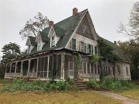 This 15000 Georgia Fixer Upper Needs A Knight In Shining Armor