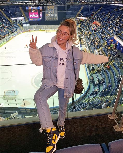 Ellie Beatrice Joslin Missjoslin Instagram Photos And Videos Hockey Outfits Hockey Game