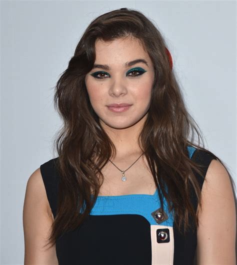 Hailee Steinfeld Zedd Wiki Fandom