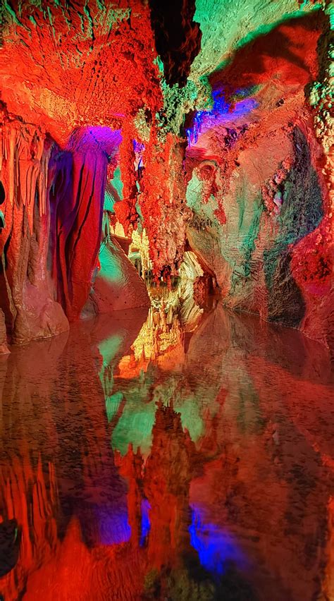 Perfectly Reflective Underground Cavern Pool In Shenandoah Caverns