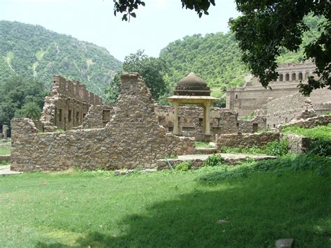 Bhangarh fort the most haunted place in India. | Most haunted places, Haunted places, Most haunted