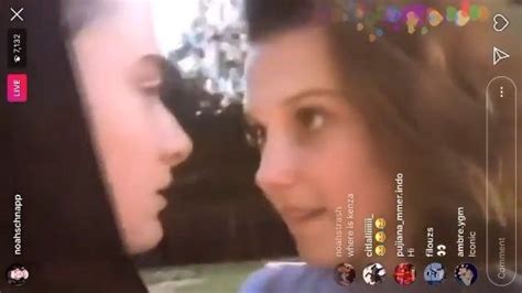 Millie And Noah Were About To Kiss Cred Pelis Creatividad Famosos