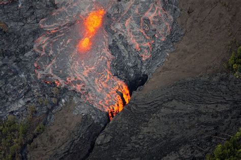 Kilauea Volcano Fissure Opens After Crater Collapses Shooting Lava 65