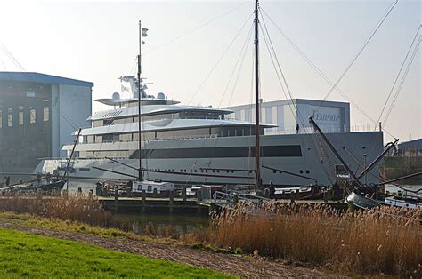 Photo Feadship De Vries Hull 1008 Moonrise Yacht Launch In Makkum