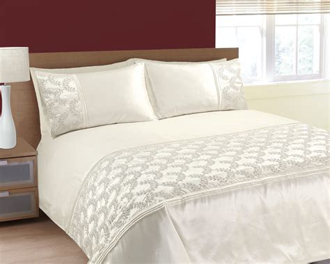 Single Size Luxurious Sparkling Sequins And Embroidered Cream Duvet