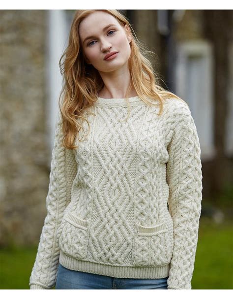 Irish Sweater For Women With Cable Neck Featuring Traditional Aran