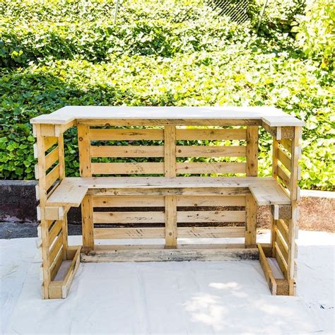 Because the diy pool ladder steps and frame were made from building lumber, it was important to add an exterior stain to the stairs. DIY This Pool Bar Made from Pallets to Step Up Your ...