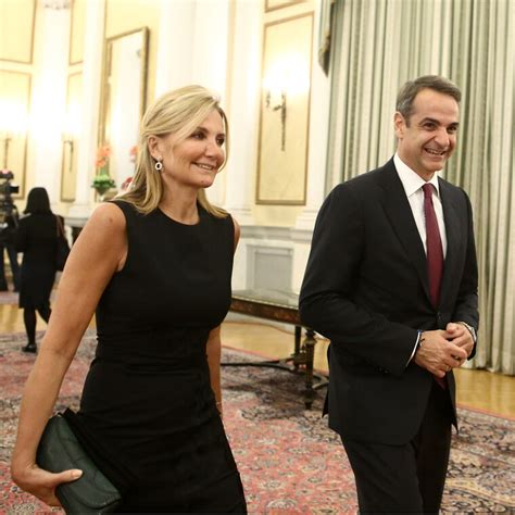 Η μαρέβα μητσοτάκη αποχωρεί από τις επιχειρηματικές δραστηριότητές της σύμφωνα με πληροφορίες. Η Μαρέβα Μητσοτάκη υποδέχθηκε με τον πιο διπλωματικό τρόπο ...