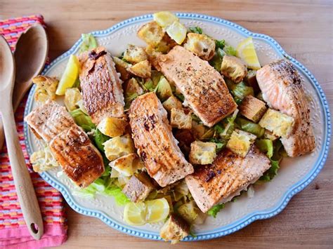 Season with black pepper (optional) and garnish with additional grated parmigiano reggiano cheese. Chipotle Caesar Salad with Grilled Salmon | Recipe in 2020 ...