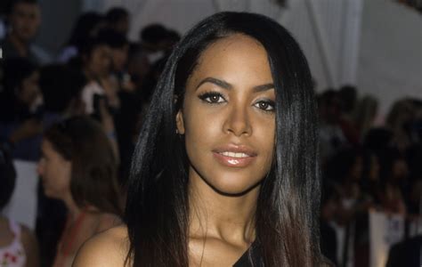 Aaliyah Reportedly Drugged And Carried Onto Flight Before Fatal Plane