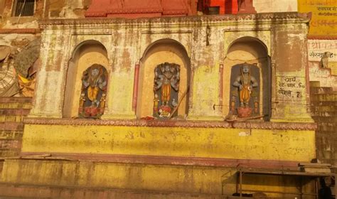 Die gastgeber auf einem vedische göttinnen und götter. Spiritualität & Religion in Indien: Der Hindu-Tempel - Das ...