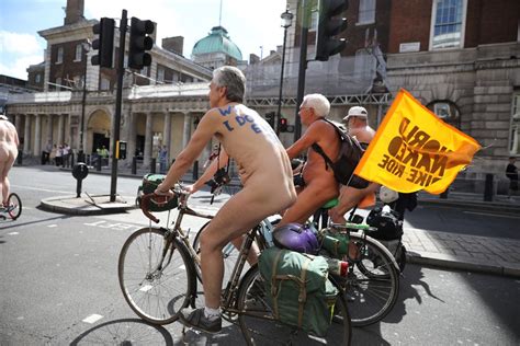 London Nacktradeln Gegen Autoverkehr Der Spiegel