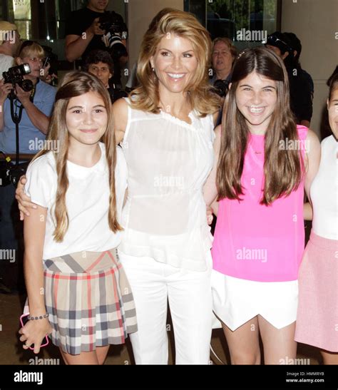 Lori Loughlin Center With Her Daughters Olivia Jade Giannulli Stock
