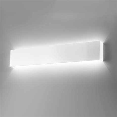 Applique led da parete per bagno, su specchio, camerino, cromo lucido, led 5x3w e 1500 lumen, stile semplice ed elegante, tono di luce bianco neutro 4000k. Applique led design moderno metallo laccato l.60 cm Line ...