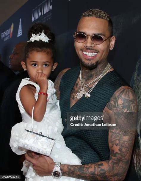 Chris Brown Singer Photos Photos And Premium High Res Pictures Getty