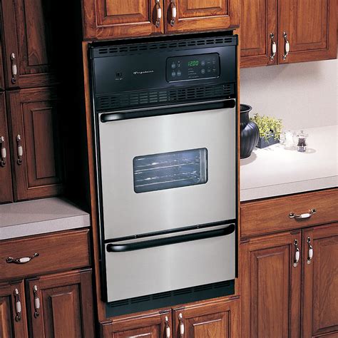 Frigidaire Fgb24s5dc 24 Self Clean Single Gas Wall Oven With Storage