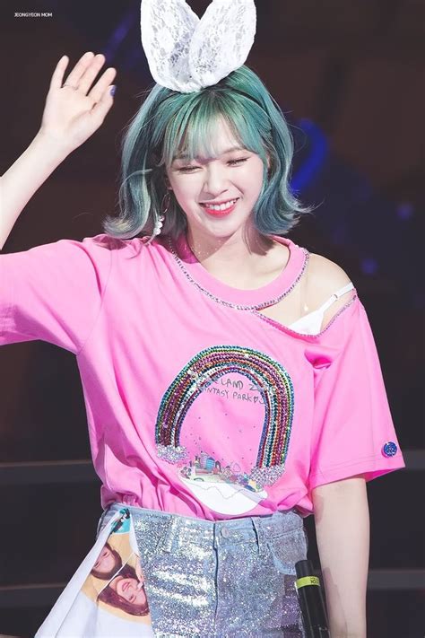 Twice Jeongyeon 180520 Twiceland In Seoul K Pop Momo Kpop Girl Groups