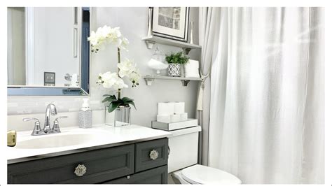 No one likes sharing bathrooms with people outside the immediate family. GUEST BATHROOM DECORATING IDEAS - JCblinds etc.