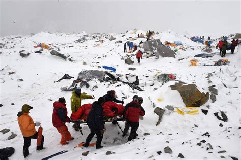 Mount Everest Is So Crowded This Year There Is A Risk Of ‘traffic Jams
