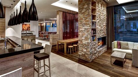 The hilton garden inn davos is located in the heart of davos in perfect walking distance to the centre and points of interest such as skiing slopes, bars and restaurants. Hilton Garden Inn Davos