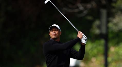tiger woods apologizes for tampon prank on thomas at genesis invitational