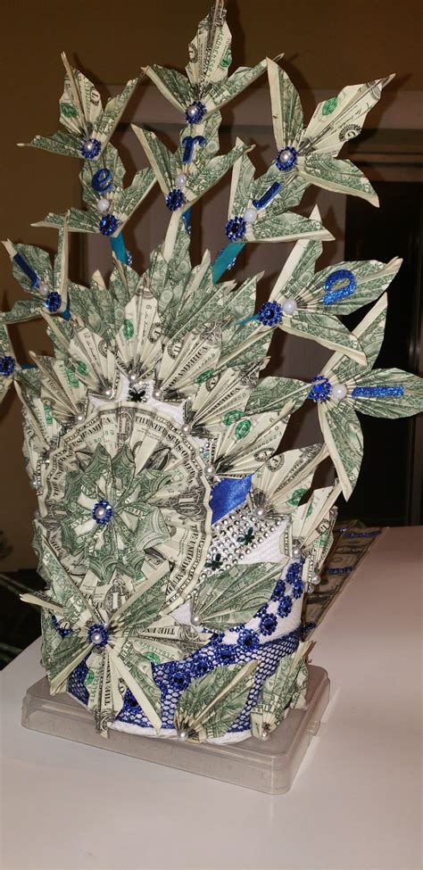 Pin by Siniva Tuuao on Money Crowns & Tuigas | Graduation leis, Money
