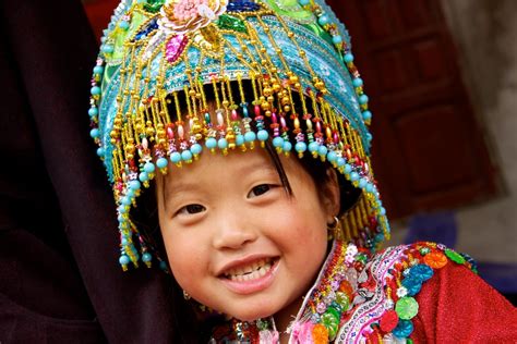 kleines mädchen eines minderheiten stammes in nord vietnam foto and bild kinder kinder ab 2