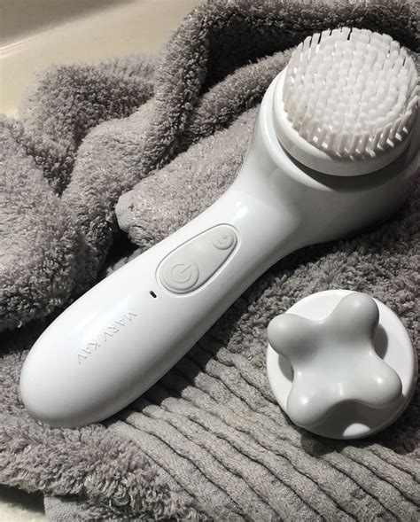 Sonic Cleansing Brush And Facial Massager Mary Kay Ts Mary Kay Sonic Cleansing Brush