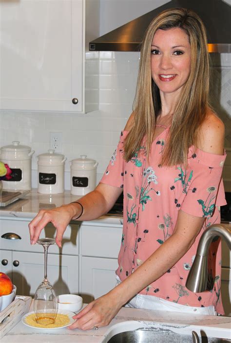 It may also be indicative that the leadership doesn?t want their employees to know of the difficulties going on behind the scenes. Rim-job - 3 Yummy Tummies