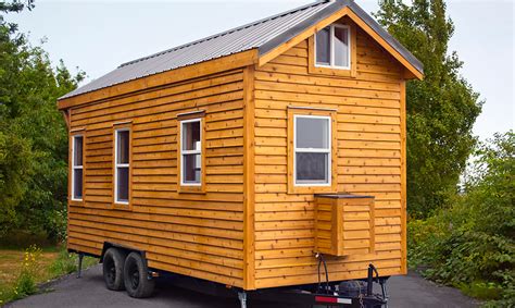 Take your show on the road in one of these homes on wheels where space may be compromised. Tiny House on wheels by Tiny Living Homes | Homedezen