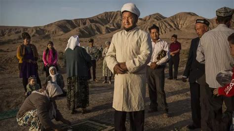 China Orders Xinjiang Residents To Hand In Passports International Uyghur Human Rights