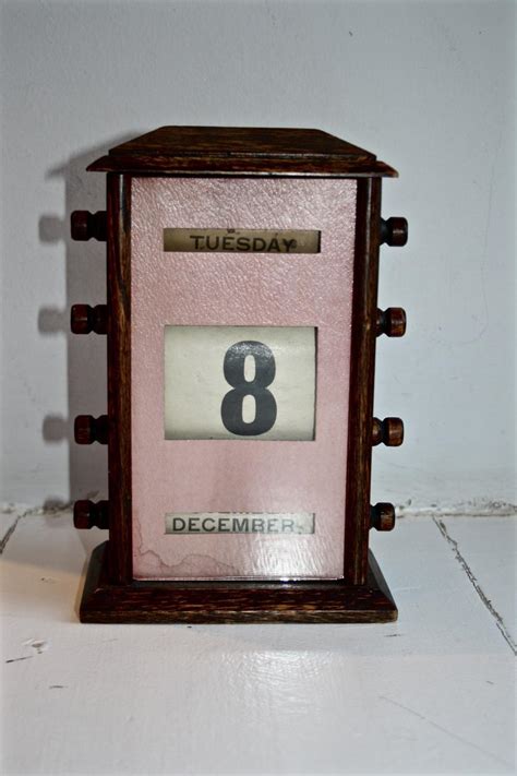 Oak Perpetual Desk Calendar