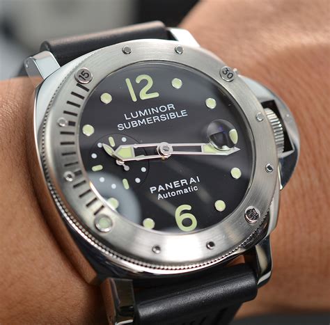 Panerai Submersible 44mm Watch Pam 24 Box And Papers Near Mint