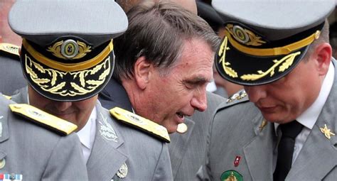 Jair Bolsonaro La Tropa De Militares Que Lo Acompañará En El